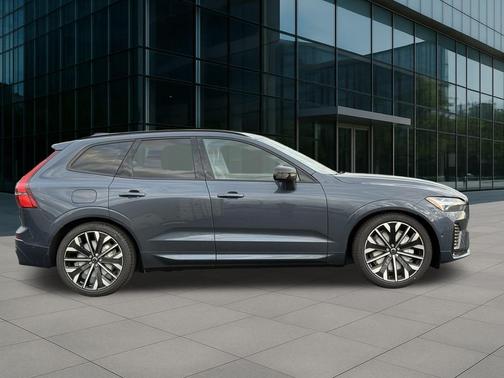 2026 Volvo XC60 B5 Ultra