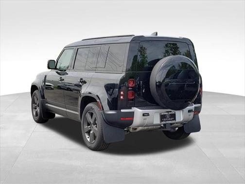 2025 Land Rover Defender 110 P300