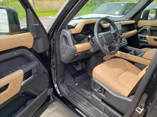 2025 Land Rover Defender 110 P300