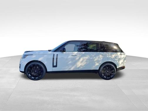 2025 Land Rover Range Rover P530 SE 7 Seat