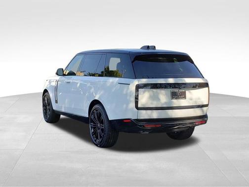 2025 Land Rover Range Rover P530 SE 7 Seat