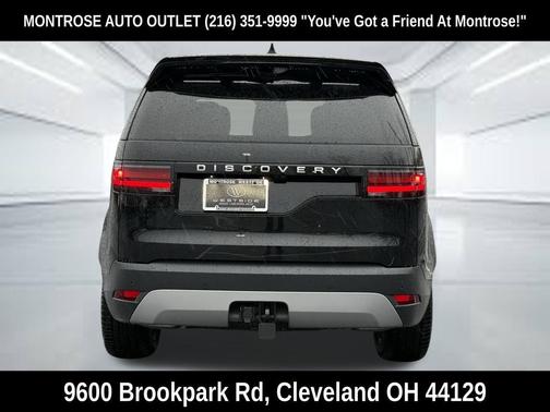 Santorini Black Metallic 2026 Land Rover Discovery S