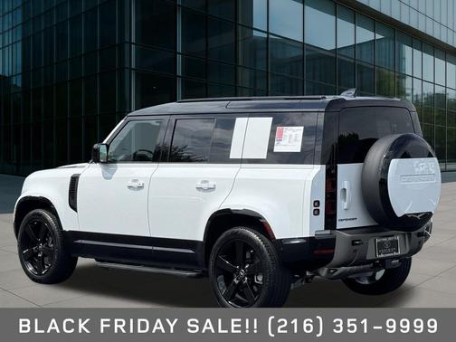 2025 Land Rover Defender 110 P400 X-Dynamic SE