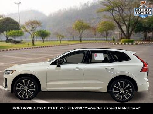 2023 Volvo XC60 Plus Dark Theme