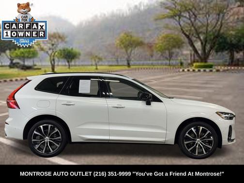 2023 Volvo XC60 Plus Dark Theme