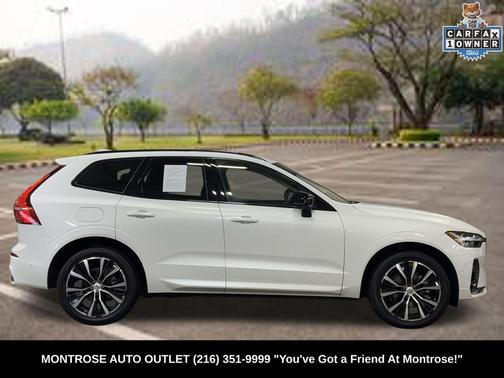 2023 Volvo XC60 Plus Dark Theme