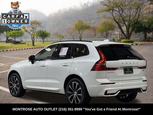 2023 Volvo XC60 Plus Dark Theme