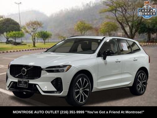 2023 Volvo XC60 Plus Dark Theme