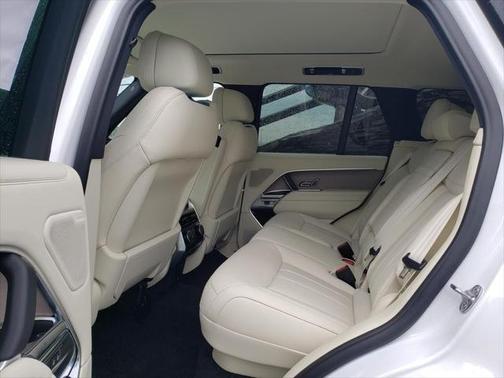 2025 Land Rover Range Rover P530 SE