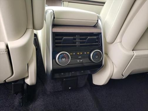 2025 Land Rover Range Rover P530 SE