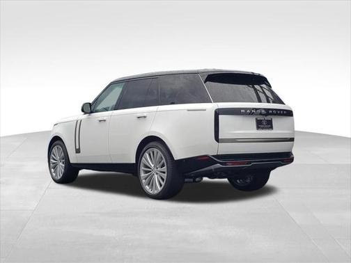 2025 Land Rover Range Rover P530 SE