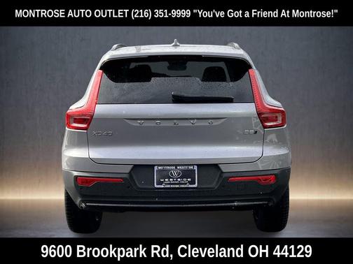 Aurora Silver 2026 Volvo XC40 Ultra, B5 AWD Gas (mild hybrid), Dark