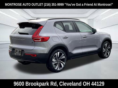 Aurora Silver 2026 Volvo XC40 Ultra, B5 AWD Gas (mild hybrid), Dark