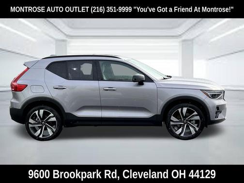 Aurora Silver 2026 Volvo XC40 Ultra, B5 AWD Gas (mild hybrid), Dark