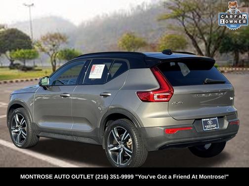 2022 Volvo XC40 T5 R-Design