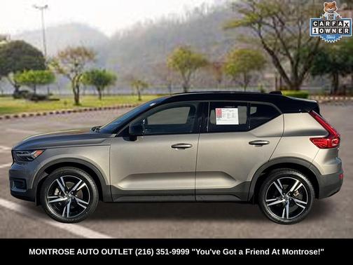 2022 Volvo XC40 T5 R-Design