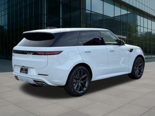 2025 Land Rover Range Rover Sport SE