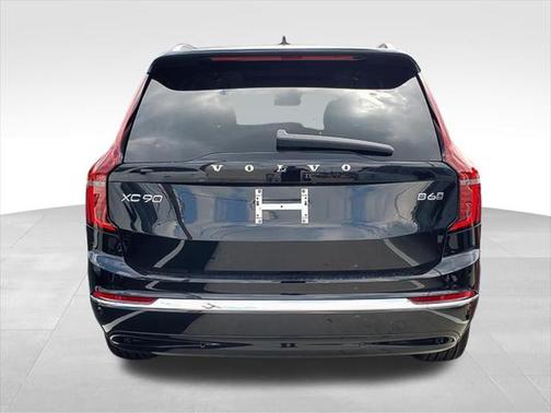 2025 Volvo XC90 B6 Plus 7-Seater