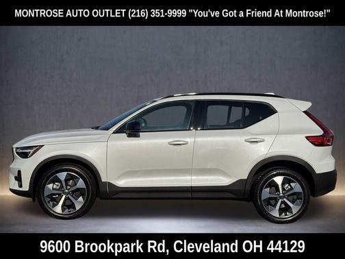 2026 Volvo XC40 Plus, B5 AWD Gas (mild hybrid), Dark