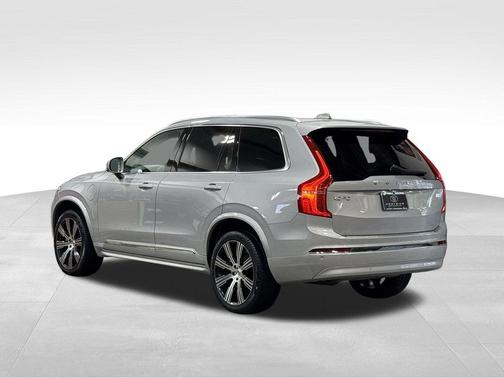 2024 Volvo XC90 Recharge Plug-In Hybrid T8 Core Bright Theme
