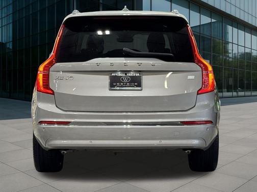 2024 Volvo XC90 Recharge Plug-In Hybrid T8 Core Bright Theme