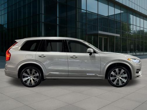 2024 Volvo XC90 Recharge Plug-In Hybrid T8 Core Bright Theme