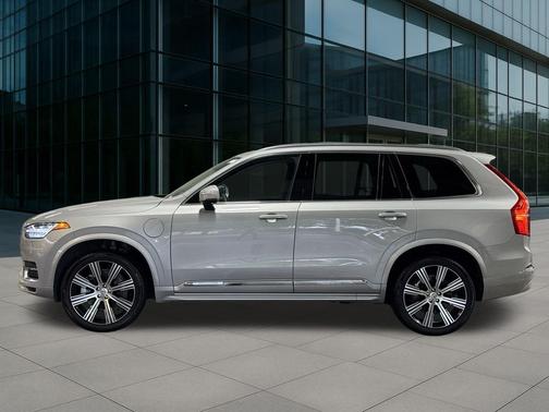 2024 Volvo XC90 Recharge Plug-In Hybrid T8 Core Bright Theme