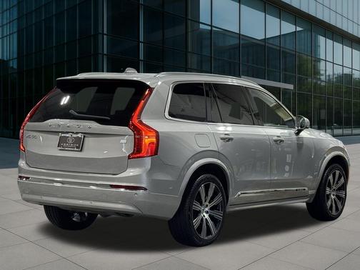 2024 Volvo XC90 Recharge Plug-In Hybrid T8 Core Bright Theme