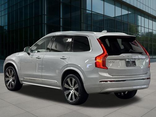 2024 Volvo XC90 Recharge Plug-In Hybrid T8 Core Bright Theme