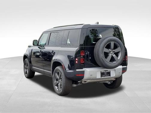 2025 Land Rover Defender 110 P300