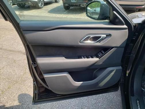 2026 Land Rover Range Rover Velar P250 SE R-Dynamic
