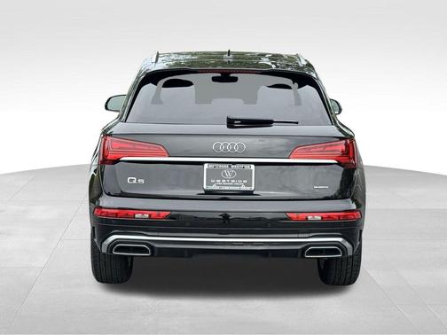 2022 Audi Q5 45 S line Premium