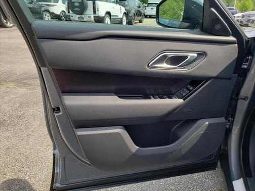 2026 Land Rover Range Rover Velar P250 SE R-Dynamic