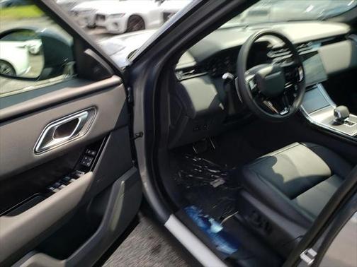 2026 Land Rover Range Rover Velar P250 SE R-Dynamic