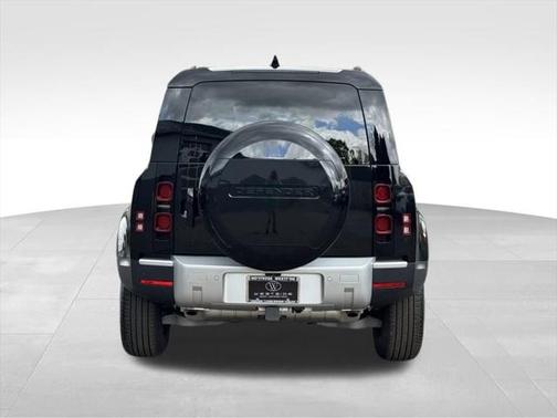2024 Land Rover Defender 110 P400 S