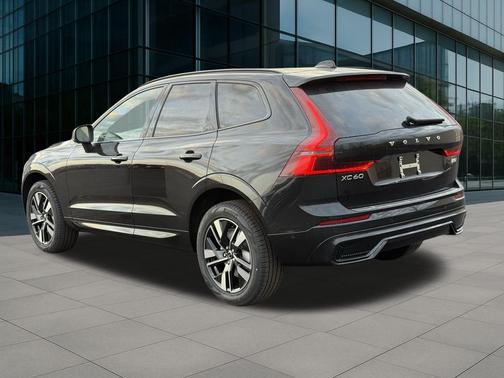 2026 Volvo XC60 B5 Plus