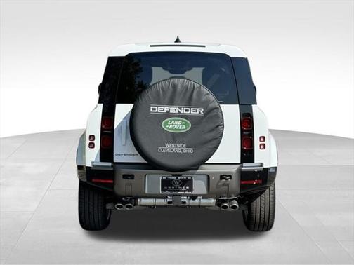 2025 Land Rover Defender X-Dynamic SE