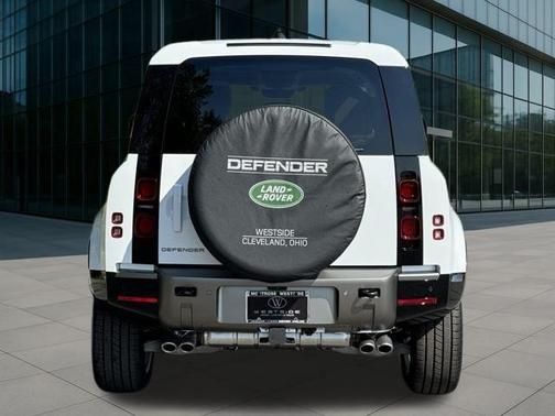 2025 Land Rover Defender 110 P500 X-Dynamic SE