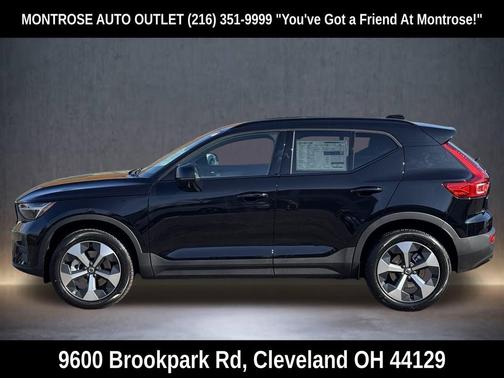 2026 Volvo XC40 Core, B5 AWD Gas (mild hybrid), Dark