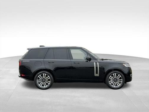 2025 Land Rover Range Rover P530 SE