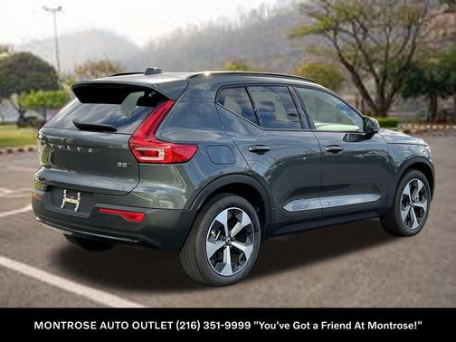 2026 Volvo XC40 B5 Core