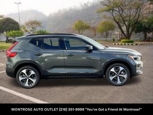 2026 Volvo XC40 B5 Core