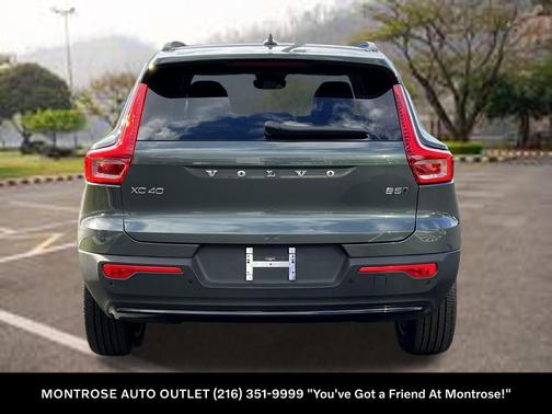 2026 Volvo XC40 B5 Core