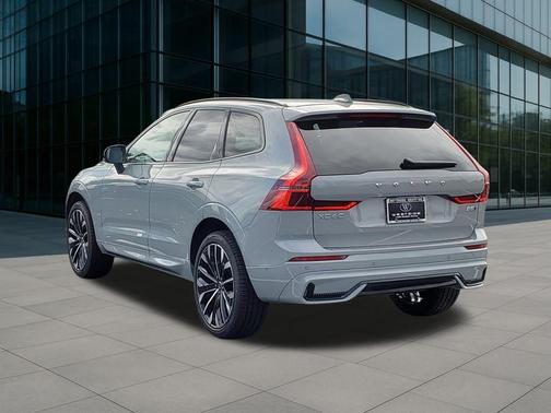 2026 Volvo XC60 B5 Ultra