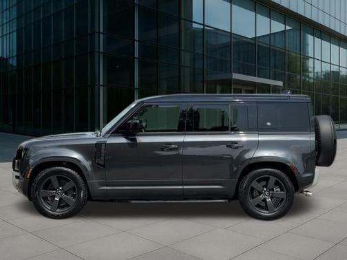 2024 Land Rover Defender 110 P500 SE