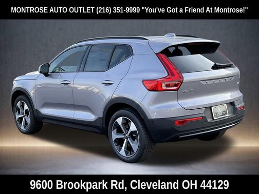 2026 Volvo XC40 Plus, B5 AWD Gas (mild hybrid), Dark