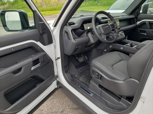 2025 Land Rover Defender 90 P300 S