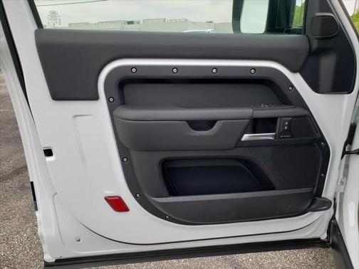 2025 Land Rover Defender 90 P300 S
