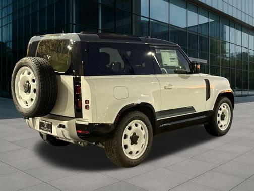2025 Land Rover Defender 90 P300 S