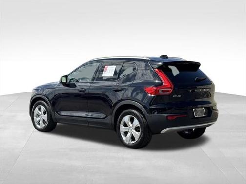 2019 Volvo XC40 T5 Momentum